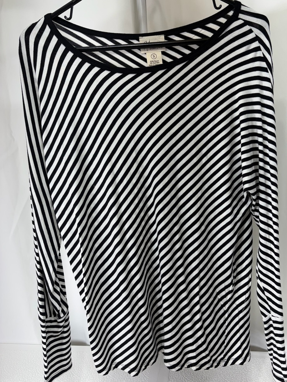 Andrea Jovine Black & White Striped Long-Sleeve Tee 3347